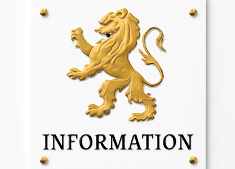 Информационные стенды с логотипом на заказ в Казани